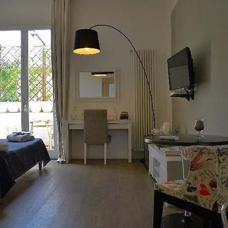 לינה וארוחת בוקר B&B Mondello Resort 4*
